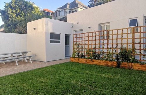 Green Point Hostel | Budget-Friendly Hostel for 8 with Kitchen Amenities