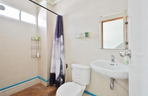 Khlong Toei Apartment | Hostel BunkBeds Pet friendly BTS ThongLor