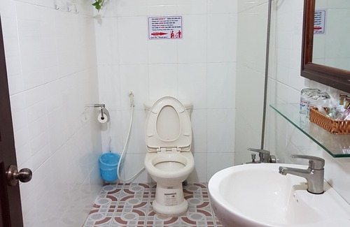 Chau Doc Hotel | Budget-Friendly Hostel Dang Loi with Family Amenities