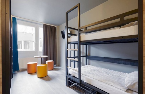Friedrichstadt Hostel | Ideal Hostel for 8 Guests with Pool and 5-Star Rating