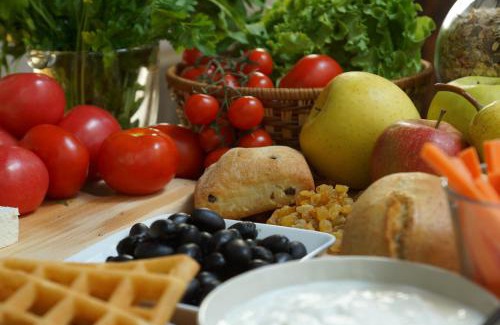 Sofia City Center Hostel | Budget-Friendly Hostel Mostel Hub: Rooms with Pool & Dining