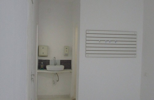 Vila Clementino House | Cozy Hostel with Private Rooms for Family-Friendly Stay