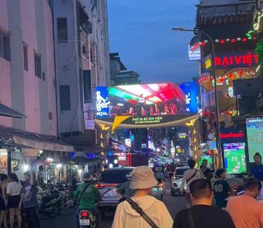 Downtown Ho Chi Minh City Hotel | Top-Rated Hostel Zaly Spa: Ideal for Families and Relaxation