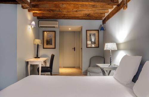 Beaugency Hotel | Experience Comfort at Hôtel & Restaurant - L'Écu de Bretagne