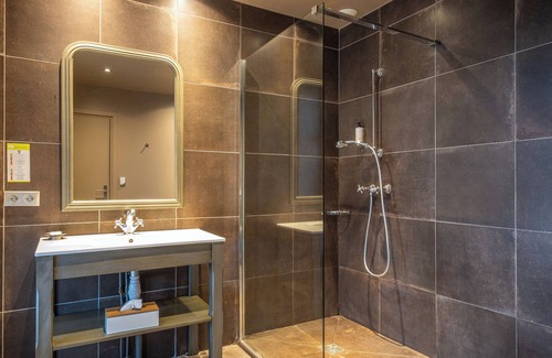 Beaugency Hotel | Experience Comfort at Hôtel & Restaurant - L'Écu de Bretagne