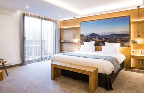 Ottrott Hotel | Elegant Hostellerie des Châteaux & Spa with Ocean Views