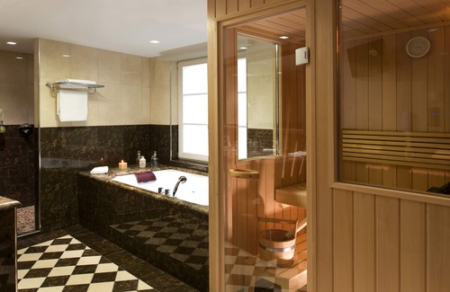 Ottrott Hotel | Elegant Hostellerie des Châteaux & Spa with Ocean Views