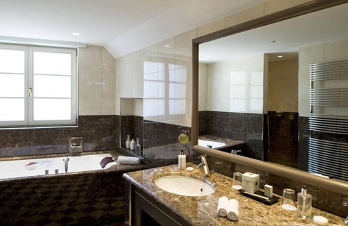 Ottrott Hotel | Elegant Hostellerie des Châteaux & Spa with Ocean Views