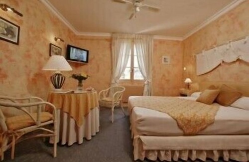 Les Eyzies Hotel | Discover Hostellerie Du Passeur: Family-Friendly Retreat