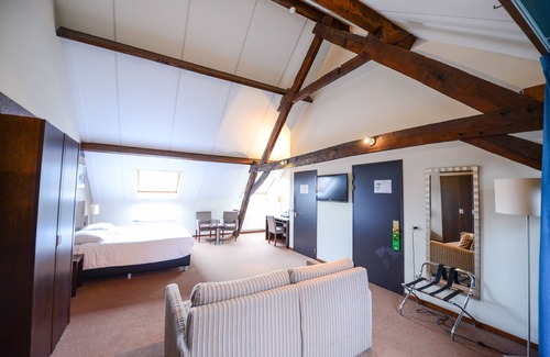 Weert Hotel | Discover Hostellerie Munten: Top-Rated 4-Star Escape