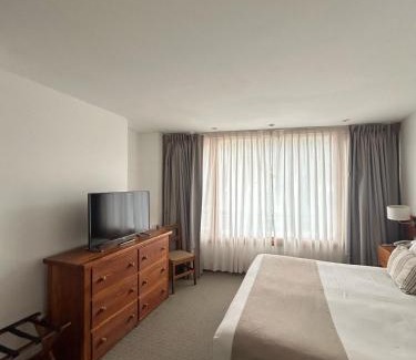 Villa Catedral Hotel | Hostería del Cerro: Family-Friendly Retreat with Private Pool