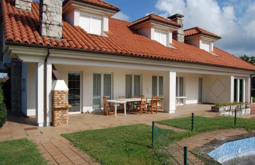 Ribamontan al Monte House | Discover Family-Friendly Stays at Hostería El Laurel