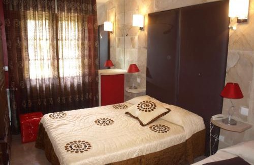 Novales House | Relax at Hostería El Pomar: Pet-Friendly Retreat with Pool
