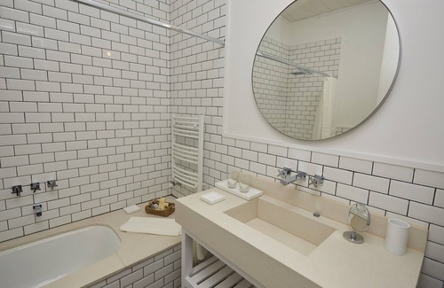 El Chalten House | Discover Hostería El Puma: Spa, Breakfast & Family-Friendly