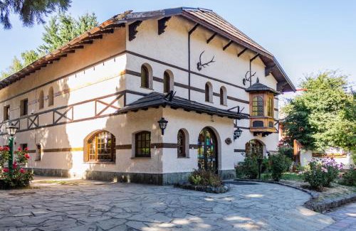 Lanin National Park Hotel | Experience Comfort at Hostería La Posta Del Cazador