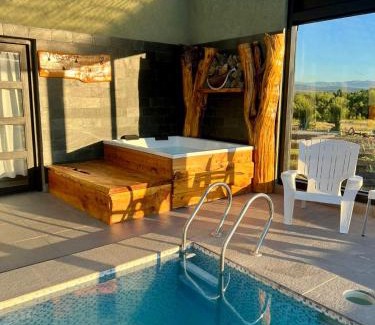 Trevelin Hotel | Highly Rated Hostería La Portada: Pet-Friendly Retreat
