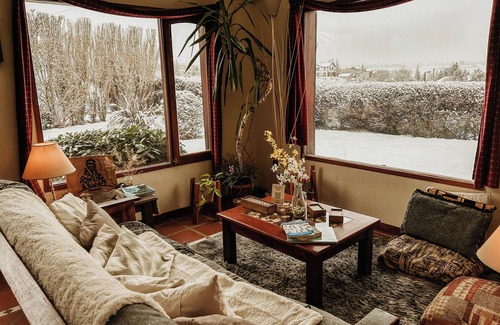 Macrozona Meseta Cerro Calafate Hotel | Hostería Lupama: Eco-Friendly Retreat with Pool & Spa