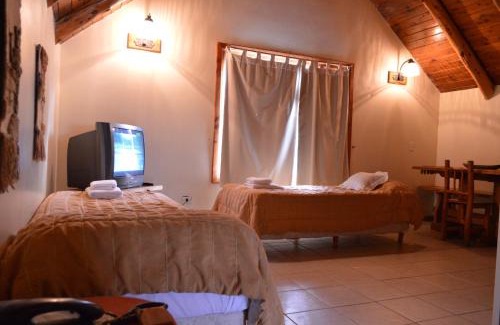 Angostura Hotel | Cozy Hostería Traunco: Family-Friendly with Breakfast Included