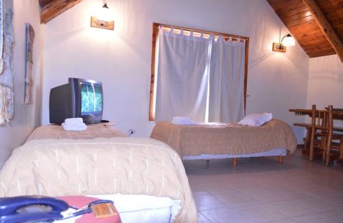 Angostura Hotel | Cozy Hostería Traunco: Family-Friendly with Breakfast Included