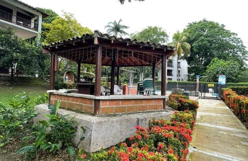 Olaya Apartment | Relax at Hostería Tropical La Florida: Pet-Friendly Retreat