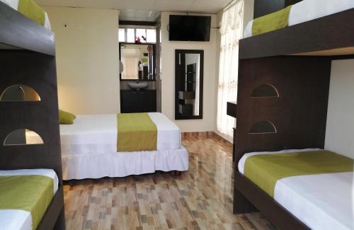 Tonsupa Hotel | Pet-Friendly Hosteria B y B with Ocean Views & Pool