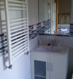 Palas de Rei House | Discover Hosteria Calixtino: Family-Friendly Retreat Awaits