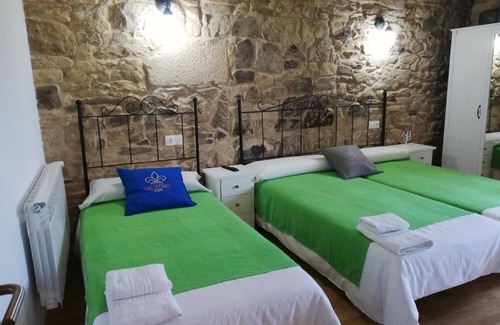 Palas de Rei Hotel | Outstanding Hosteria Calixtino: Spa & Family-Friendly Stay