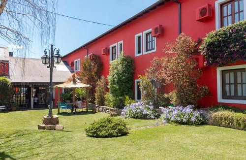 Tandil Hotel | Discover Hosteria Casagrande: Pool, Breakfast & High Ratings