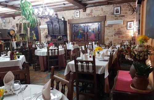 Madrigal de la Vera House | Hosteria Doña Conchi