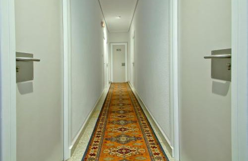 Viono House | Budget-Friendly Hosteria El Capricho with Family Amenities