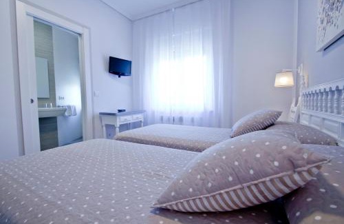 Viono House | Budget-Friendly Hosteria El Capricho with Family Amenities