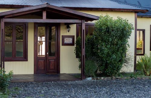 Macrozona Bahia Redonda y Primeros Faldeos Hotel | Discover Hosteria La Estepa: Top-Rated with Hot Tub Access