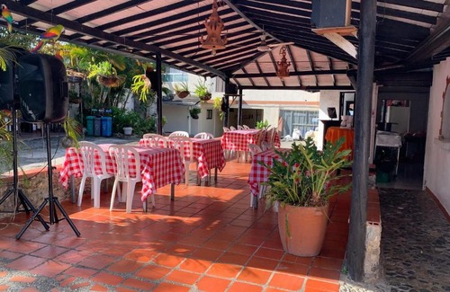 San Jeronimo Hotel | Experience Hosteria La Hojarasca: Top-Rated Family Retreat
