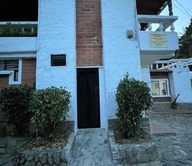 Cisneros Hotel | Pet-Friendly Hosteria Puerta del Nus with Pool & Restaurant