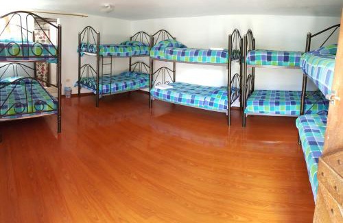 Tababela Hotel | Pet-Friendly Hosteria San Carlos Tababela with Pool & Kitchen
