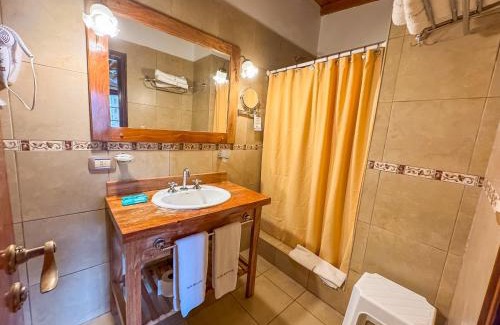 Mar del Plata Hotel | Pet-Friendly Hosteria Sirenuse with Hot Tub & Breakfast