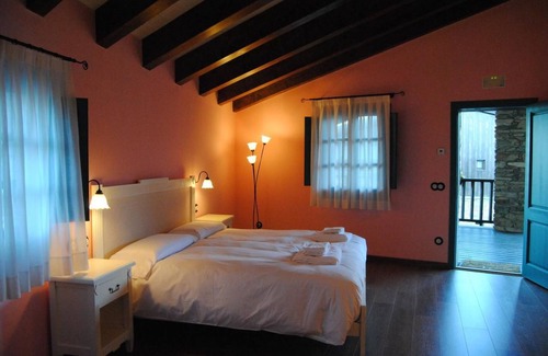 El Pont De Bar Hotel | Relax at Hosteria Toloriu 1848: Spa & Family-Friendly!