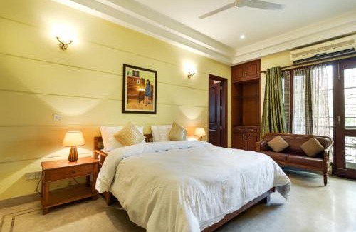 Kailash Colony Apartment | Independent 4BHK Apartment at Kailash Colony, South Delhi