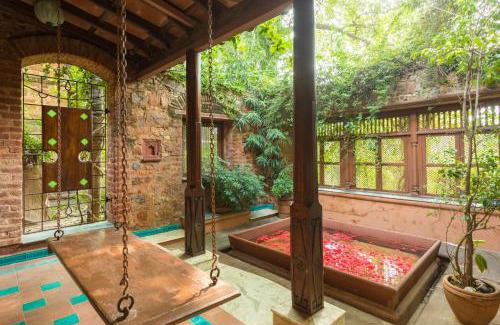 Gurugram Villa | Elegant Hostie Chinar Haveli: Heritage Home with Pool