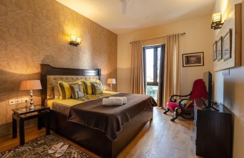 Sector 58 Apartment | Elegant 2BR Apt at Hostie Enigma Near Golf Course Road