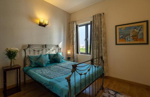 Sector 58 Apartment | Elegant 2BR Apt at Hostie Enigma Near Golf Course Road
