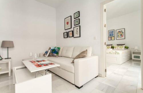 Historical Center Apartment | Hostly Rivero 2B Center: Family-Friendly with Terrace Access