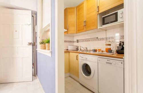 Historical Center Apartment | Hostly Rivero 2B Center: Family-Friendly with Terrace Access