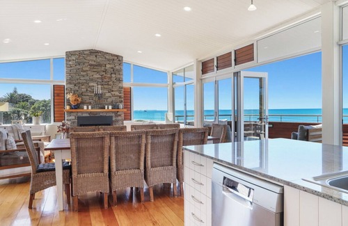 Whiritoa House | Coastal Escape at Beachside Beauty in Whiritoa