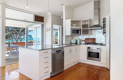 Whiritoa House | Coastal Escape at Beachside Beauty in Whiritoa