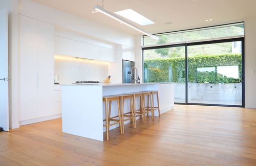 Opito Bay House | Hosts on the Coast Opito Retreat
