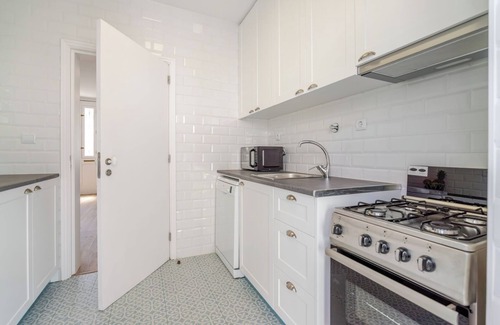 Ramalde House | HostWise - Bright Homes w/Private Patio and Jacuzzi