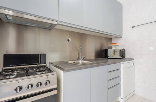 Ramalde House | HostWise - Colourful 2-Home w/Terrace in Boavista