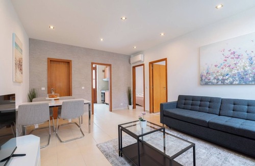 Ramalde House | HostWise - Multiple Houses w/Terrace Near Metro