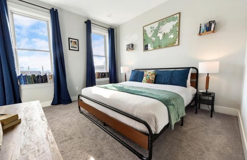 Mexican War Streets House | Family-Friendly Retreat at The Alpine - 4-Star Experience